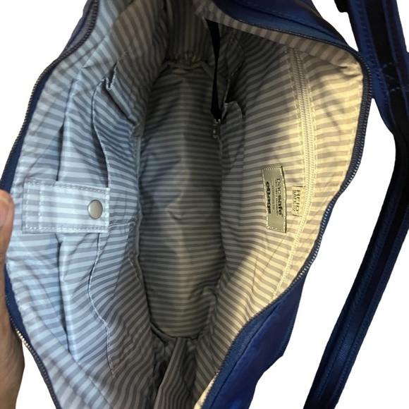 NWT Pacsafe City safe Cx Crossbody Blue Anti Theft Crossbody Moonshape Bag - Picture 4 of 16